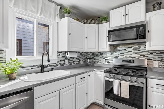 30 Kirkwood Drive, West Seneca, NY 14224