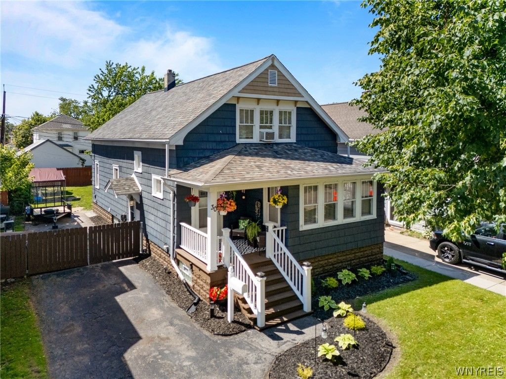 30 Kirkwood Drive, West Seneca, NY 14224