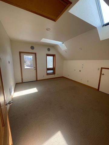 2361 Kings Highway, Medford, OR 97501