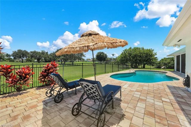 193 Heather Grove LN, Naples, FL 34113