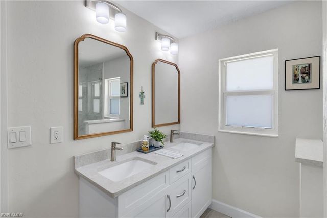 193 Heather Grove LN, Naples, FL 34113