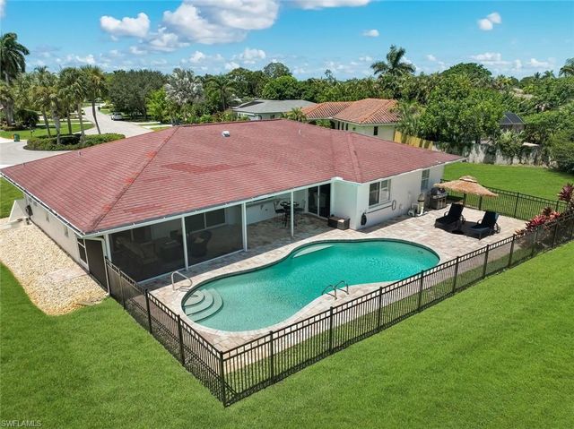 193 Heather Grove LN, Naples, FL 34113