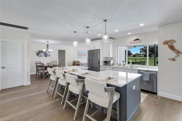 193 Heather Grove LN, Naples, FL 34113