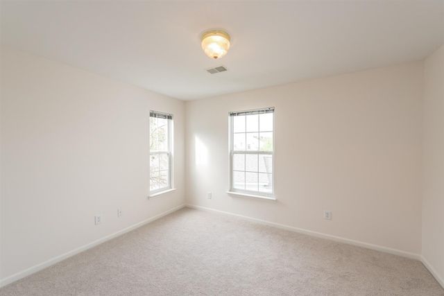 2800 S Knightsbridge Circle, Ann Arbor, MI 48105