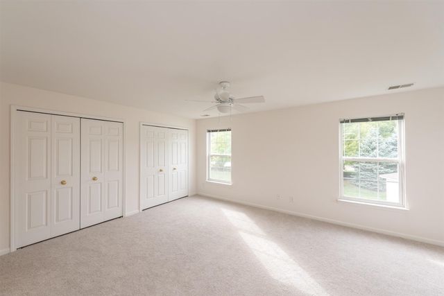 2800 S Knightsbridge Circle, Ann Arbor, MI 48105