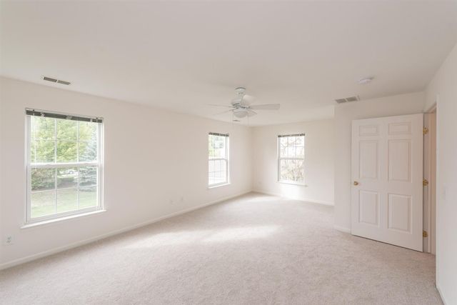 2800 S Knightsbridge Circle, Ann Arbor, MI 48105