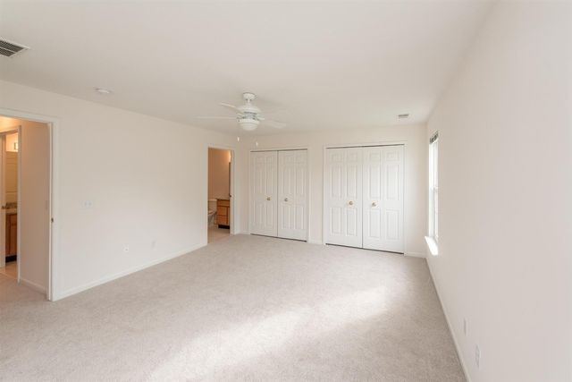 2800 S Knightsbridge Circle, Ann Arbor, MI 48105