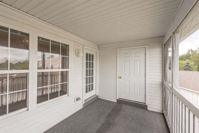 2800 S Knightsbridge Circle, Ann Arbor, MI 48105