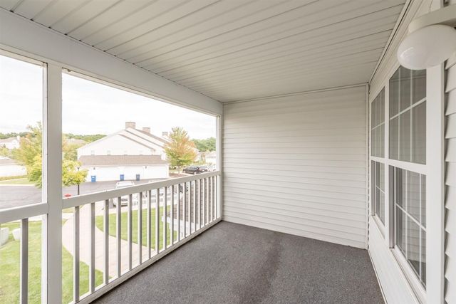 2800 S Knightsbridge Circle, Ann Arbor, MI 48105