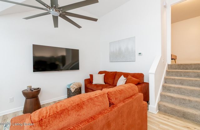 12417 Kiawah Ct, Louisville, KY 40245