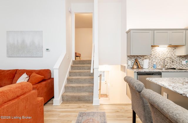 12417 Kiawah Ct, Louisville, KY 40245