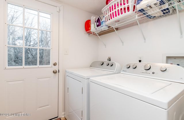 12417 Kiawah Ct, Louisville, KY 40245