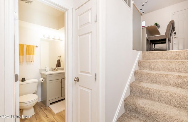 12417 Kiawah Ct, Louisville, KY 40245