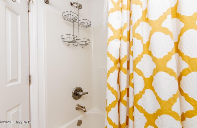 12417 Kiawah Ct, Louisville, KY 40245