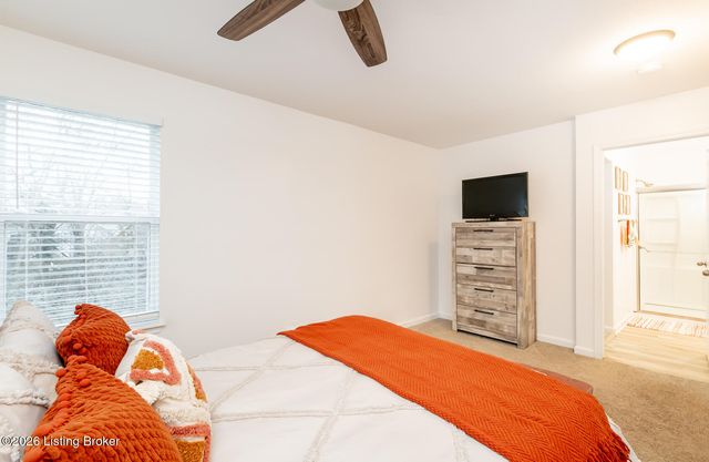 12417 Kiawah Ct, Louisville, KY 40245