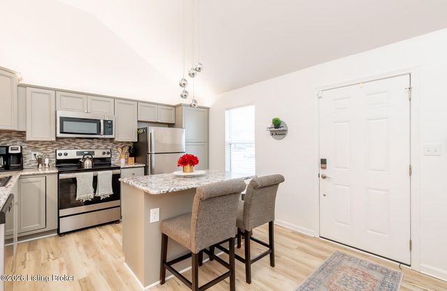 12417 Kiawah Ct, Louisville, KY 40245