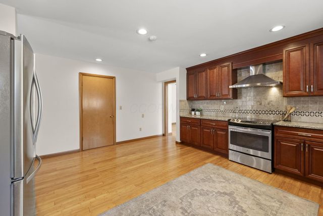 1380 Abbotsford Green Drive, Powell, OH 43065