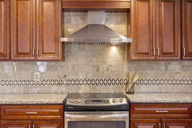 1380 Abbotsford Green Drive, Powell, OH 43065