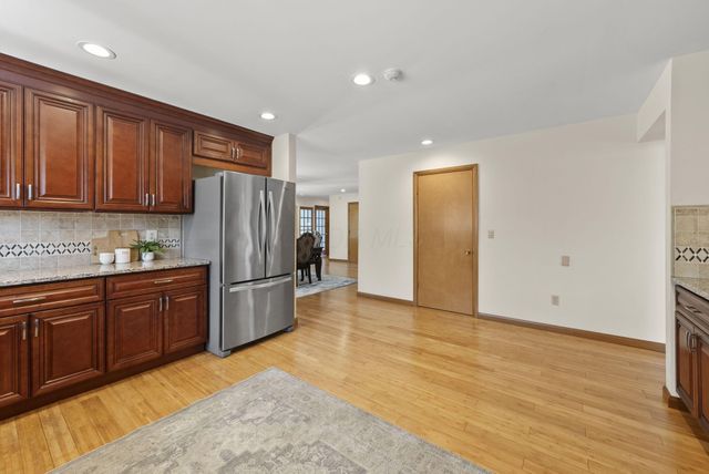 1380 Abbotsford Green Drive, Powell, OH 43065