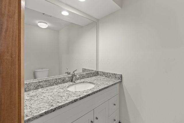 1380 Abbotsford Green Drive, Powell, OH 43065