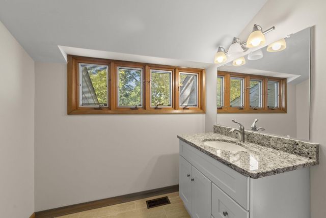 1380 Abbotsford Green Drive, Powell, OH 43065