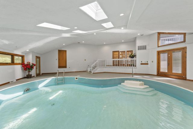 1380 Abbotsford Green Drive, Powell, OH 43065