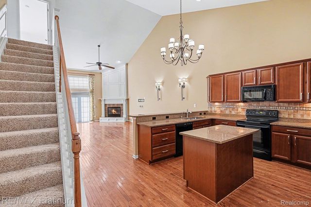 609 TELYA RIDGE, Milford Village, MI 48381