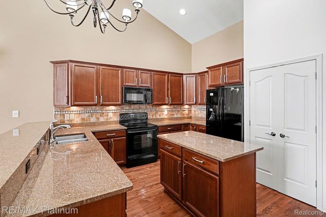 609 TELYA RIDGE, Milford Village, MI 48381