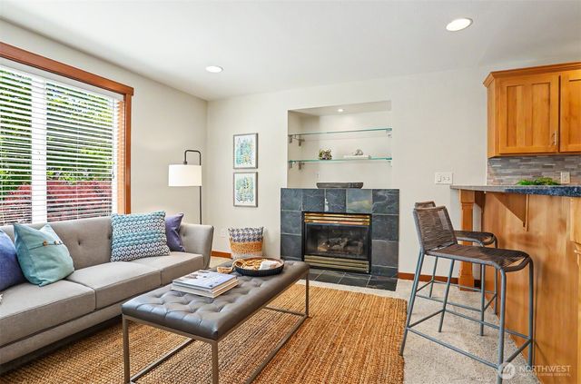 2447 NW 62nd Street, Seattle, WA 98107