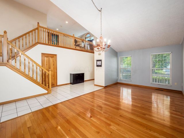 6380 Rossmore Lane, Canal Winchester, OH 43110