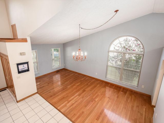 6380 Rossmore Lane, Canal Winchester, OH 43110