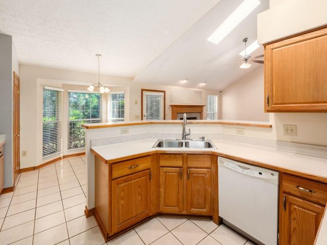 6380 Rossmore Lane, Canal Winchester, OH 43110