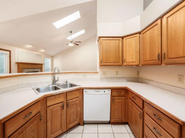 6380 Rossmore Lane, Canal Winchester, OH 43110