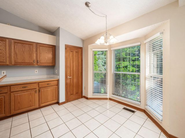 6380 Rossmore Lane, Canal Winchester, OH 43110