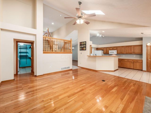 6380 Rossmore Lane, Canal Winchester, OH 43110