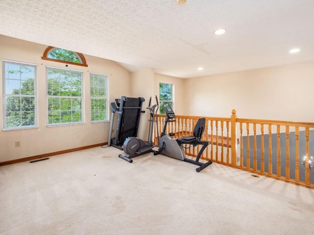 6380 Rossmore Lane, Canal Winchester, OH 43110
