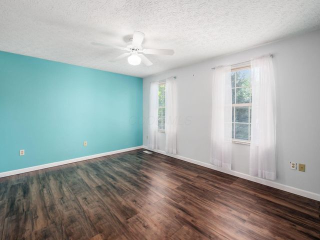 6380 Rossmore Lane, Canal Winchester, OH 43110