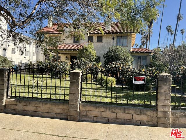 2068 S Hobart Boulevard, Los Angeles, CA 90018