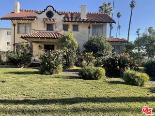 2068 S Hobart Boulevard, Los Angeles, CA 90018