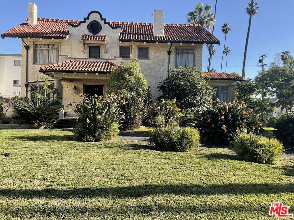 2068 S Hobart Boulevard, Los Angeles, CA 90018