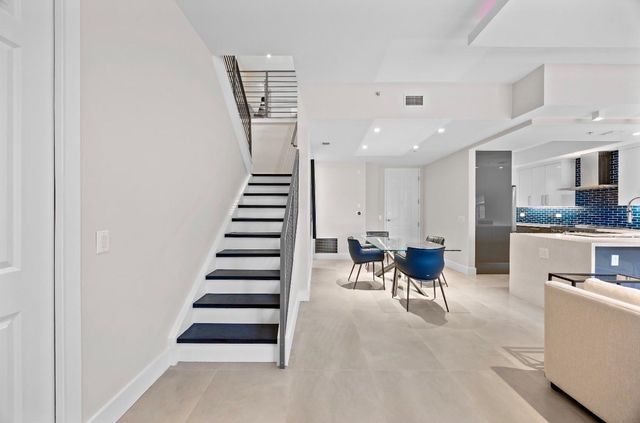 2609 NE 14th Ave 107, Wilton Manors, FL 33334