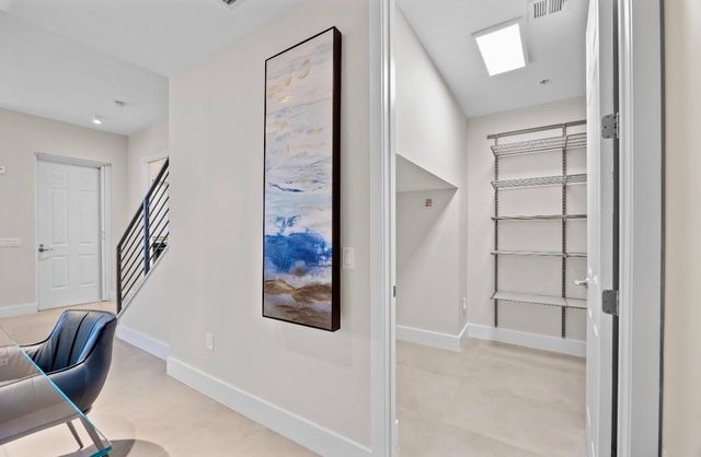 2609 NE 14th Ave 107, Wilton Manors, FL 33334