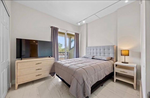 2609 NE 14th Ave 107, Wilton Manors, FL 33334