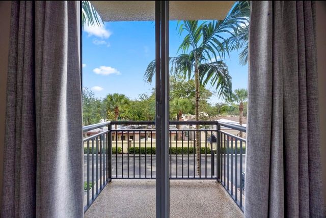 2609 NE 14th Ave 107, Wilton Manors, FL 33334