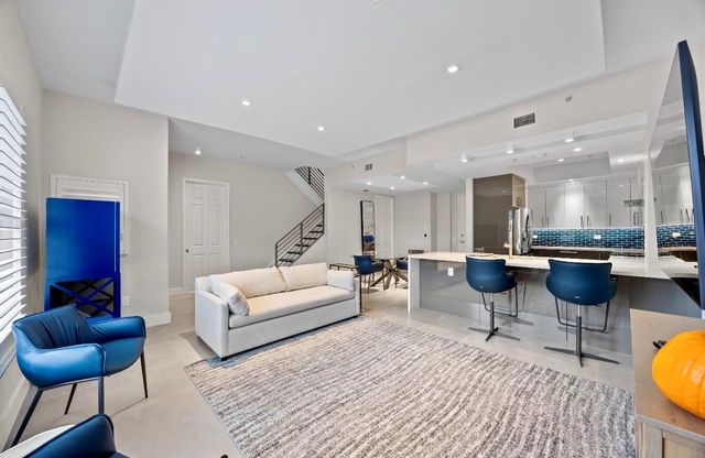 2609 NE 14th Ave 107, Wilton Manors, FL 33334