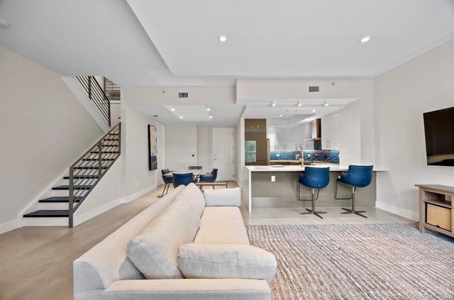 2609 NE 14th Ave 107, Wilton Manors, FL 33334