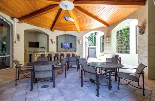 2609 NE 14th Ave 107, Wilton Manors, FL 33334