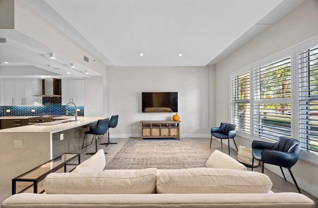 2609 NE 14th Ave 107, Wilton Manors, FL 33334