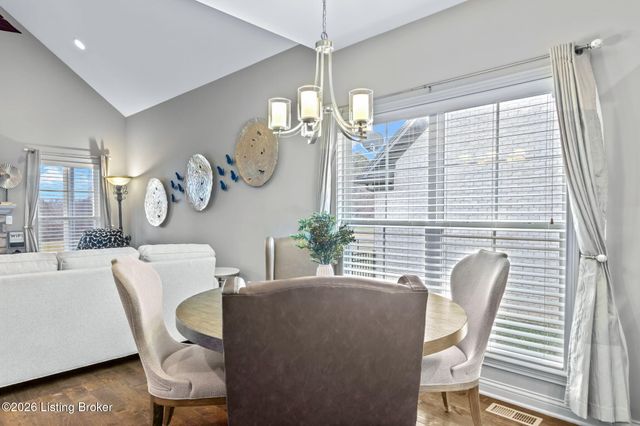 8818 Stara Way, Jeffersontown, KY 40299