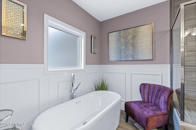 8818 Stara Way, Jeffersontown, KY 40299